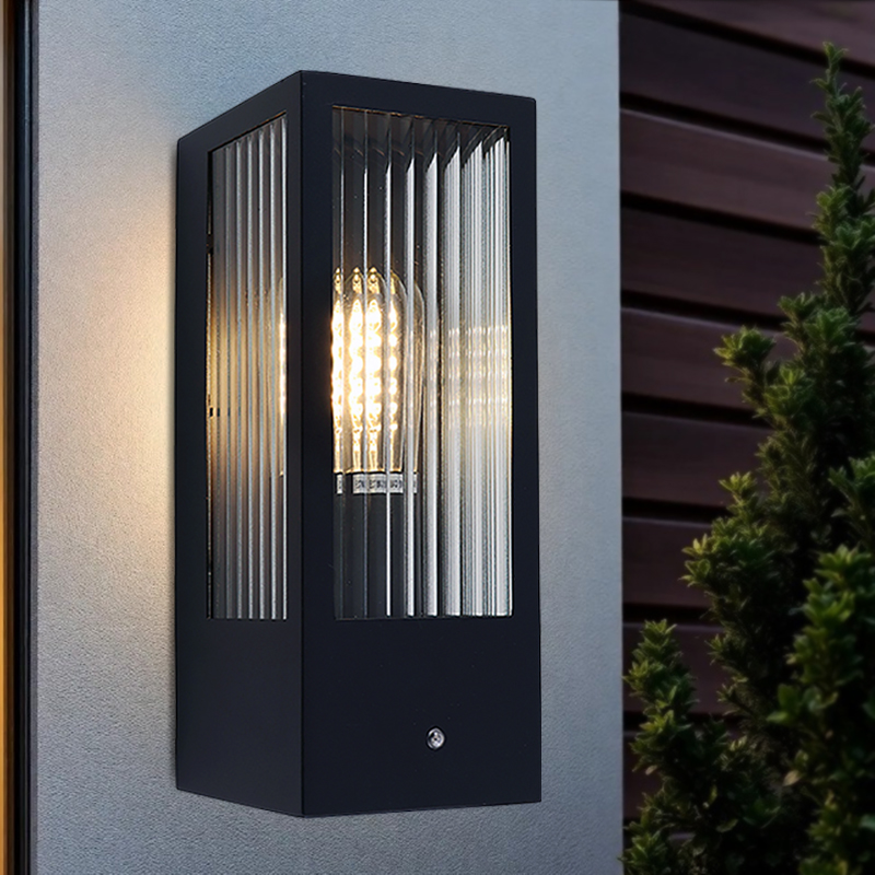Moderne buiten wandlamp met schemersensor zwart, Senne, IP44