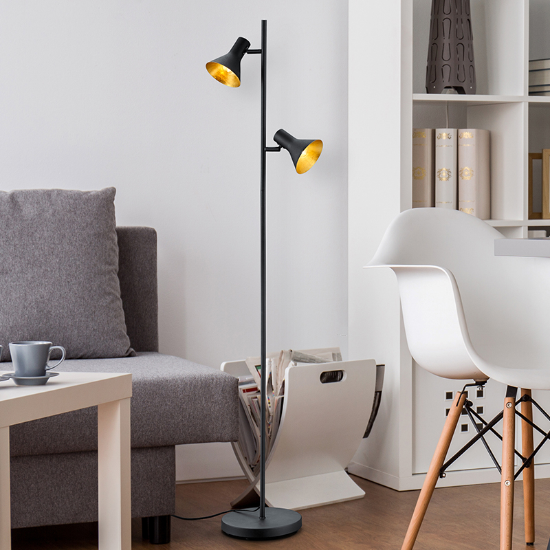 Zwarte vloerlamp industrieel, Verena, met schakelaar