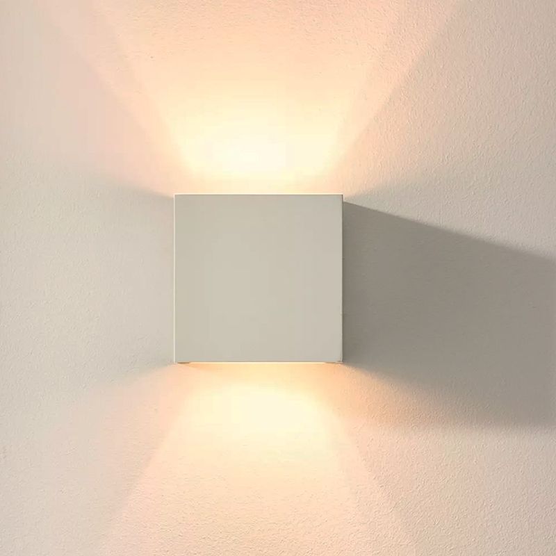 Witte wandlamp Xio, Aluminium
