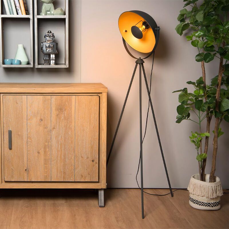 Zwarte driepoot vloerlamp Alvaro, staal Zwarte driepoot vloerlamp Alvaro, staal