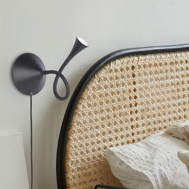 Zwarte tafellamp modern, Yelaisa, 3W, 3000K LED, met schakelaar