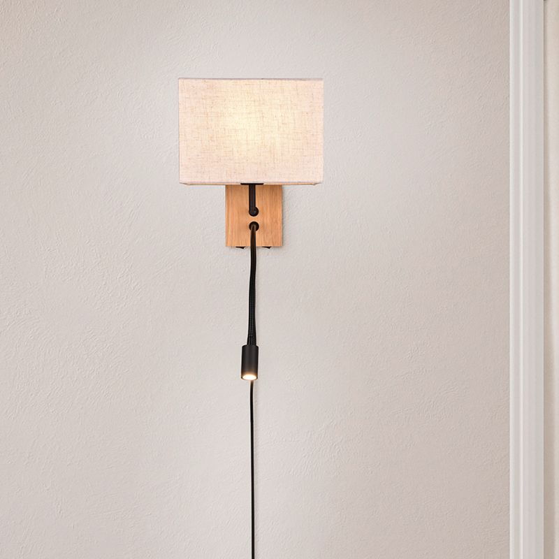 Witte wandlamp hout, Fransien, met schakelaar Witte wandlamp hout, Fransien, met schakelaar