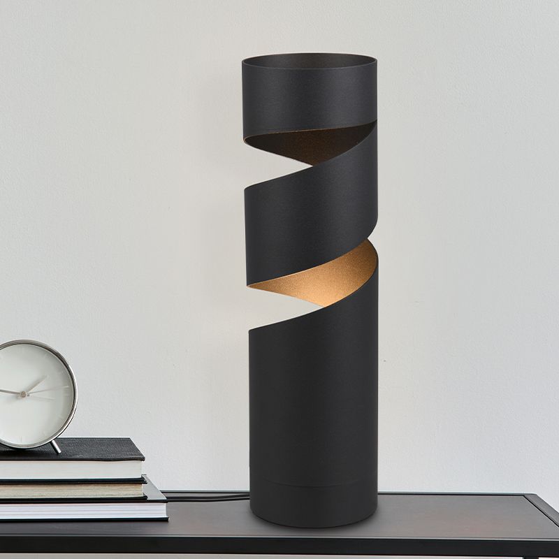 Zwarte tafellamp design, Marouan, met schakelaar Zwarte tafellamp design, Marouan, met schakelaar