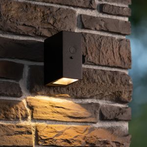 Zwarte buiten wandlamp op zonne-energie modern, Bolton, 1W, 2850K LED, IP54