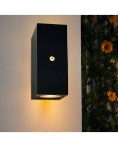 Moderne buiten wandlamp met schemersensor zwart, Corella, IP54