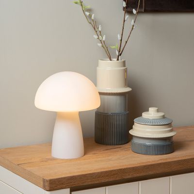 Witte tafellamp modern, Fungo, met schakelaar