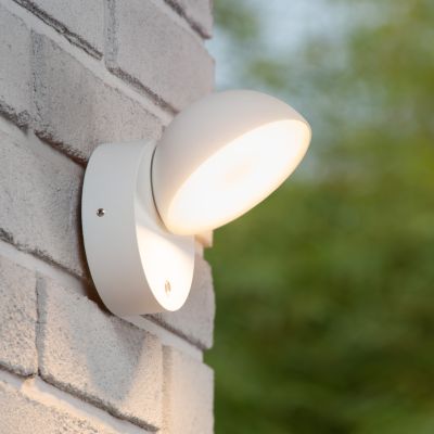 Witte buiten wandlamp met schemersensor modern, Finn, 12W, 3000K LED, IP54