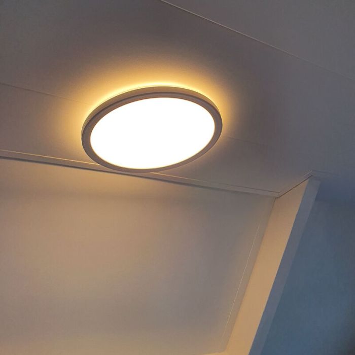 Witte badkamer plafondlamp Shivani, rond, IP44, 15W, 3000K LED