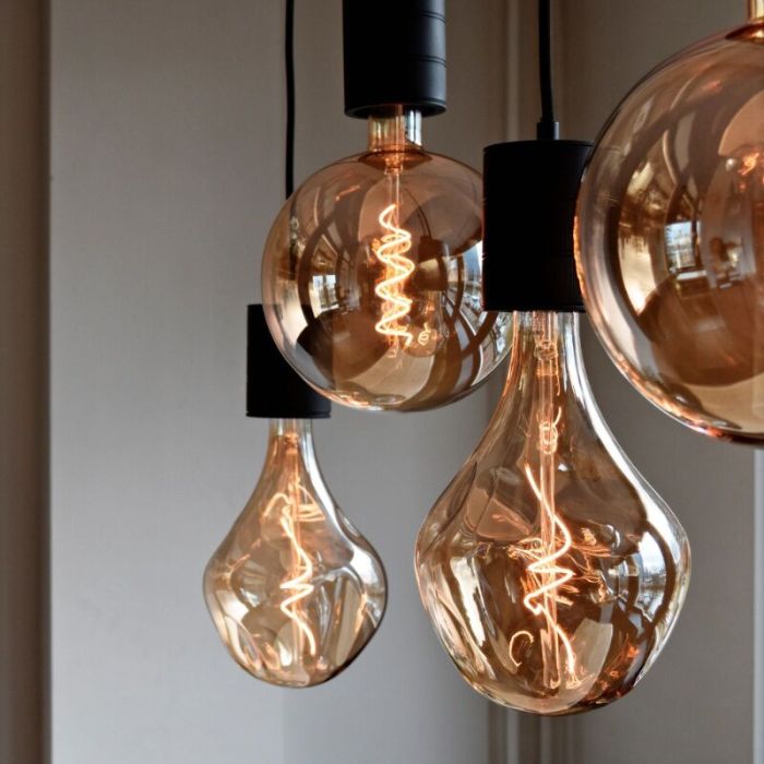 Dimbare Calex E27 LED filament lamp amber, 6W, 1800K