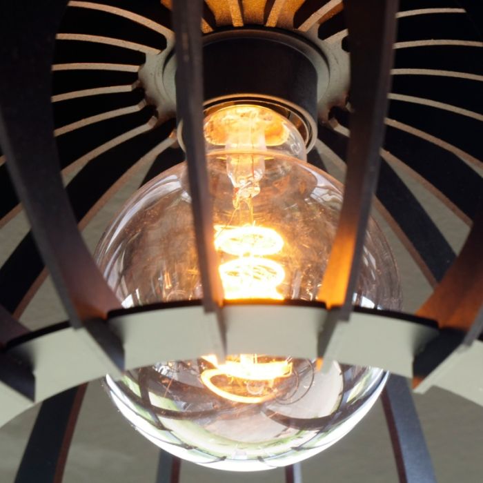 Zwarte industriële plafondlamp hout, Bergama