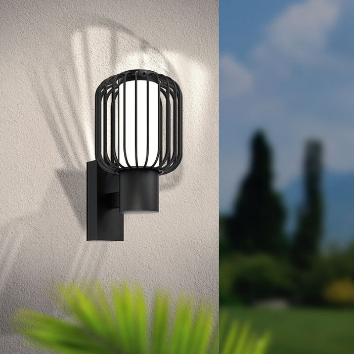 Zwarte moderne buitenlamp, Latife, staal, IP44