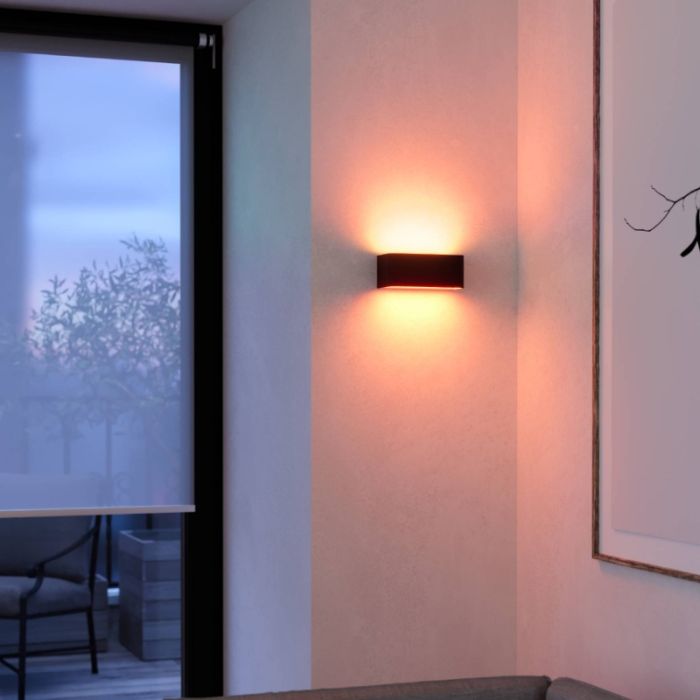 Zwarte moderne smart wandlamp aluminium, Tjalle, 10W, RGBW LED, IP54