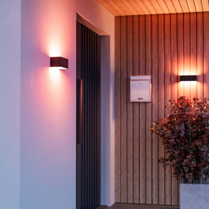 Zwarte moderne smart wandlamp aluminium, Tjalle, 10W, RGBW LED, IP54