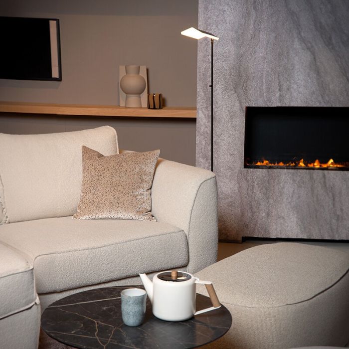 Zwarte staande leeslamp modern, Aaron, 12W, 2700K LED, met touchdimmer
