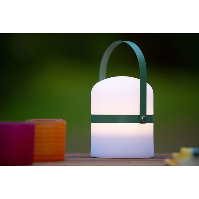 Witte moderne , Little Joe, kunststof, aan/uit schakelaar op het product
