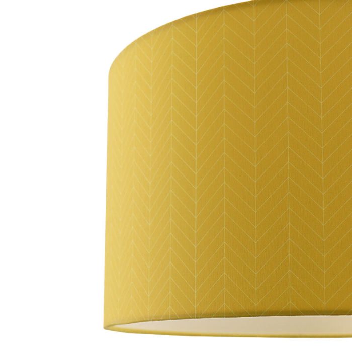 Okergele plafondlamp met lijntjesmotief