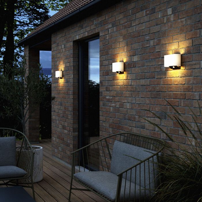 Witte buiten wandlamp op zonne-energie modern, Piola, IP44