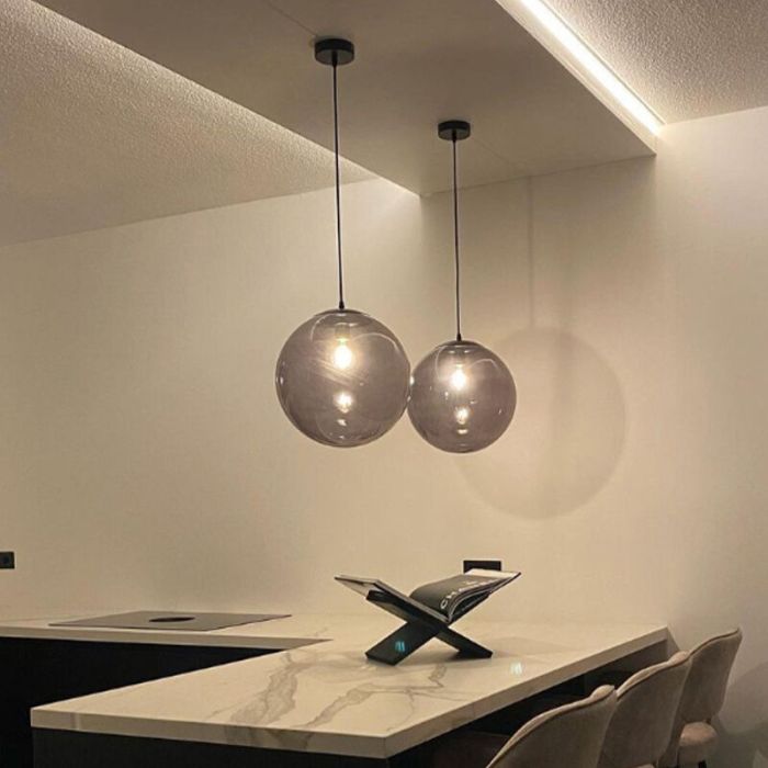 Bol hanglamp Dolf, zwarte ophangpendel, rookglas, 30cm