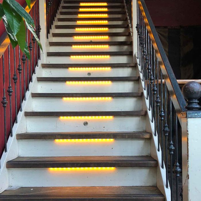 Dimbare trap LED strip set, 15 LED strips 2700K
