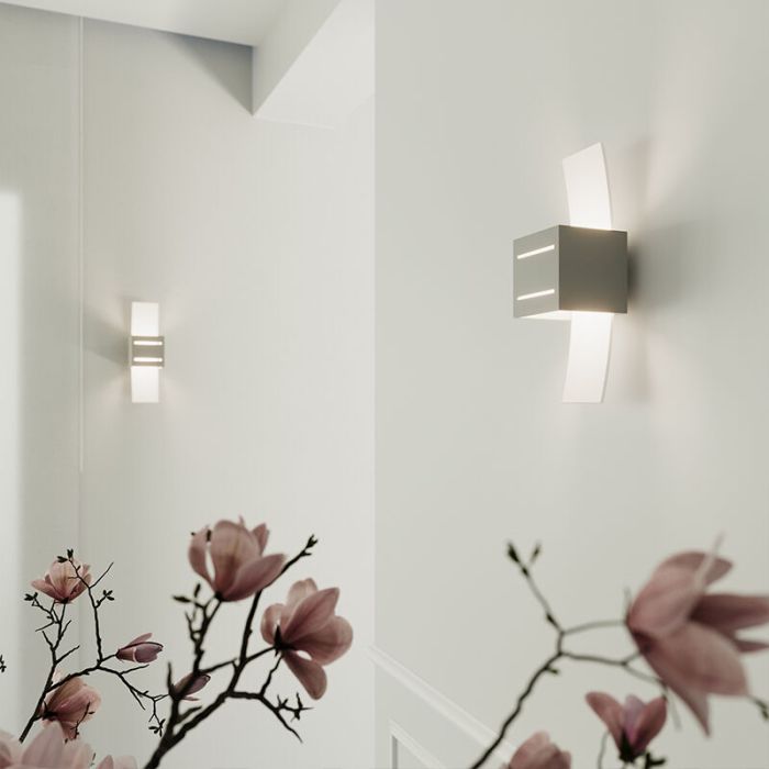Grijze up down wandlamp Jasmien, aluminium