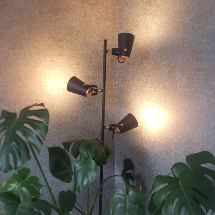 Zwarte vloerlamp modern, Skals, met schakelaar